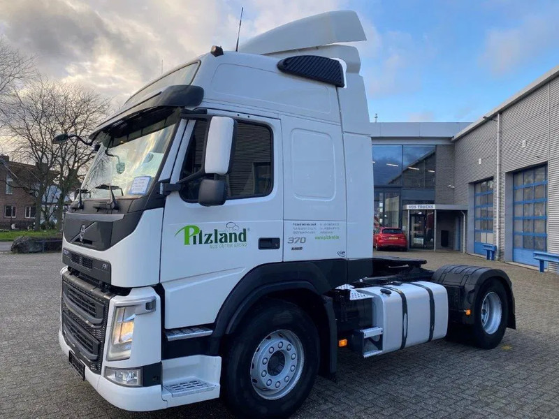 Volvo FM11-370 / GERMAN TRUCK / KB CHASSIS / VEB / ACC / LWDS / DOUBLE TANK / ONLY:763562 KM / AIRCO / AUTOMATIC / EURO-6 / 2018 - Тягач: фото 1 Volvo FM11-370 / GERMAN TRUCK / KB CHASSIS / VEB / ACC / LWDS / DOUBLE TANK / ONLY:763562 KM / AIRCO / AUTOMATIC / EURO-6 / 2018 - Тягач: фото 1