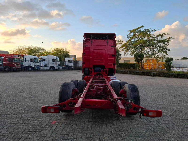 Volvo FH16-750 / BIG AXLE / VEB+ / ONLY:679711 KM / TECHNICAL 70TON / 9TON FRONT AXLE / INLINER / FULL-AIR / AUTOMATIC / EURO-6 / 2018 - Грузовик-шасси: фото 4 Volvo FH16-750 / BIG AXLE / VEB+ / ONLY:679711 KM / TECHNICAL 70TON / 9TON FRONT AXLE / INLINER / FULL-AIR / AUTOMATIC / EURO-6 / 2018 - Грузовик-шасси: фото 4