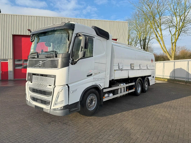 Volvo FH5-500 6X2 / ENGINE RUNNING / LIFT+LENKACHSE / FULL AIR / ADR / EUROTANK / 9-TON FRONT AXLE / I-SAVE / EURO-6 / 2022 - Грузовик-цистерна: фото 1 Volvo FH5-500 6X2 / ENGINE RUNNING / LIFT+LENKACHSE / FULL AIR / ADR / EUROTANK / 9-TON FRONT AXLE / I-SAVE / EURO-6 / 2022 - Грузовик-цистерна: фото 1
