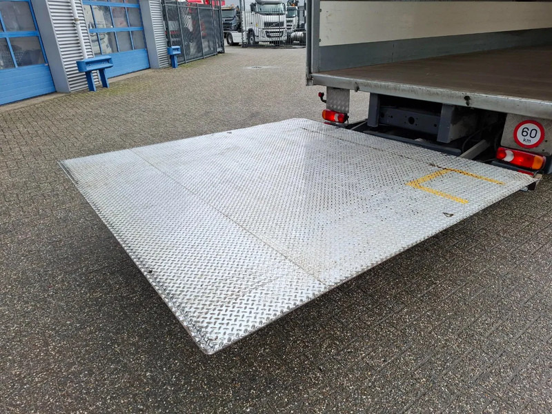 Грузовик с закрытым кузовом Volvo FL 240 / ONLY:340697 KM / BIG PLATFORM 2TON / TUV:29-01-2026 / LWDS / NAVI / SIDE DOOR / AUTOMATIC / EURO-6 / 2018: фото 9 Грузовик с закрытым кузовом Volvo FL 240 / ONLY:340697 KM / BIG PLATFORM 2TON / TUV:29-01-2026 / LWDS / NAVI / SIDE DOOR / AUTOMATIC / EURO-6 / 2018: фото 9