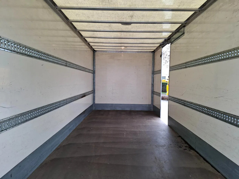 Грузовик с закрытым кузовом Volvo FL 240 / ONLY:340697 KM / BIG PLATFORM 2TON / TUV:29-01-2026 / LWDS / NAVI / SIDE DOOR / AUTOMATIC / EURO-6 / 2018: фото 7 Грузовик с закрытым кузовом Volvo FL 240 / ONLY:340697 KM / BIG PLATFORM 2TON / TUV:29-01-2026 / LWDS / NAVI / SIDE DOOR / AUTOMATIC / EURO-6 / 2018: фото 7