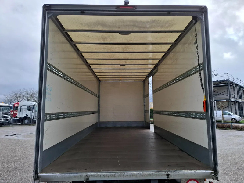 Грузовик с закрытым кузовом Volvo FL 240 / ONLY:340697 KM / BIG PLATFORM 2TON / TUV:29-01-2026 / LWDS / NAVI / SIDE DOOR / AUTOMATIC / EURO-6 / 2018: фото 6 Грузовик с закрытым кузовом Volvo FL 240 / ONLY:340697 KM / BIG PLATFORM 2TON / TUV:29-01-2026 / LWDS / NAVI / SIDE DOOR / AUTOMATIC / EURO-6 / 2018: фото 6