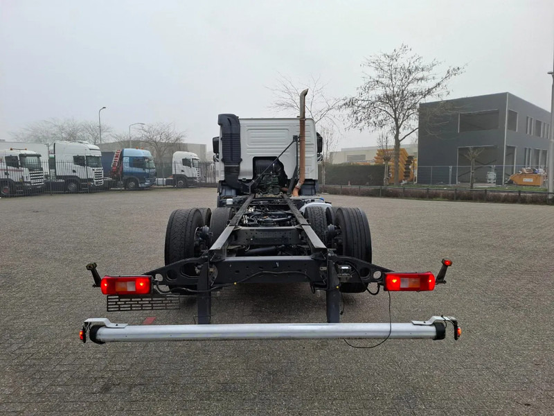 Volvo FM4-420 / VEB+ / LWDS / LIFT+LENKACHSE / ONLY:336223 KM / INLINER / AUTOMATIC / EURO-6 / 2018 - Грузовик-шасси: фото 4 Volvo FM4-420 / VEB+ / LWDS / LIFT+LENKACHSE / ONLY:336223 KM / INLINER / AUTOMATIC / EURO-6 / 2018 - Грузовик-шасси: фото 4