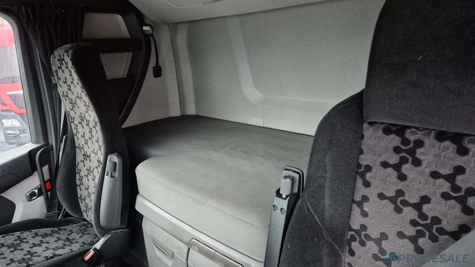 SCANIA R450 N323 NGS TOP LINE EURO 6 - Тягач: фото 5 SCANIA R450 N323 NGS TOP LINE EURO 6 - Тягач: фото 5