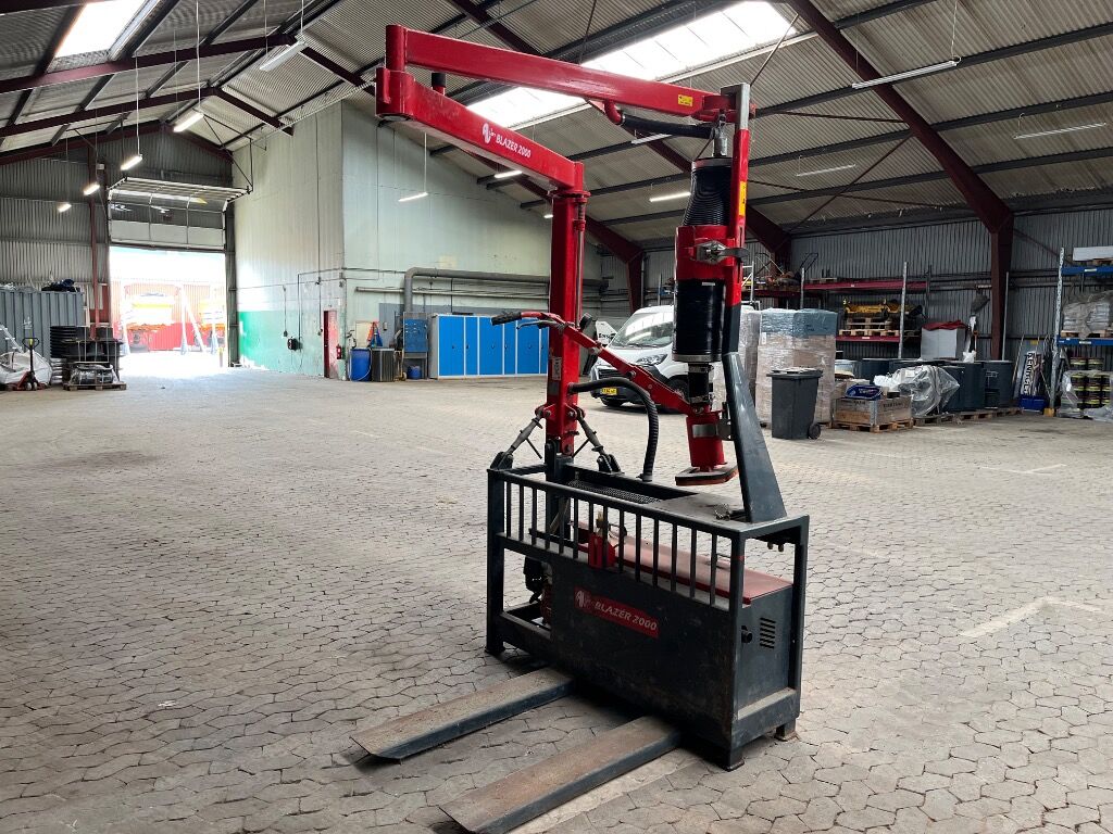 AC Lift-Blazer 2000 fliseløft. - Садовое оборудование: фото 1 AC Lift-Blazer 2000 fliseløft. - Садовое оборудование: фото 1