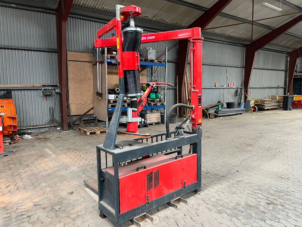 AC Lift-Blazer 2000 fliseløft. - Садовое оборудование: фото 4 AC Lift-Blazer 2000 fliseløft. - Садовое оборудование: фото 4