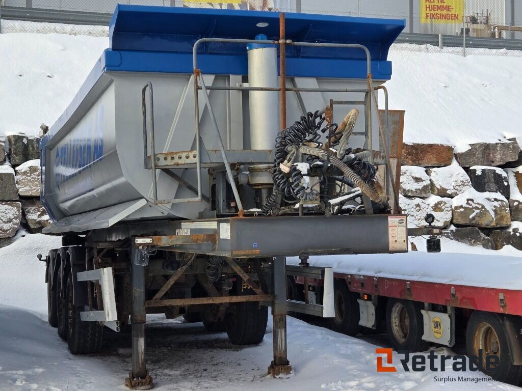 CARNEHL TIPPSEMI 2012 MOD EU OK - Самосвальный полуприцеп: фото 1 CARNEHL TIPPSEMI 2012 MOD EU OK - Самосвальный полуприцеп: фото 1