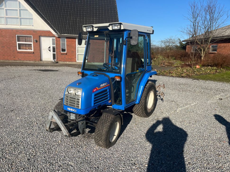 ISEKI 321 Minitraktor Multimaskine / ISEKI 321 Mini tractor Multimachine - Трактор: фото 1 ISEKI 321 Minitraktor Multimaskine / ISEKI 321 Mini tractor Multimachine - Трактор: фото 1