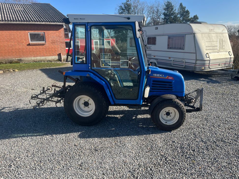 ISEKI 321 Minitraktor Multimaskine / ISEKI 321 Mini tractor Multimachine - Трактор: фото 4 ISEKI 321 Minitraktor Multimaskine / ISEKI 321 Mini tractor Multimachine - Трактор: фото 4