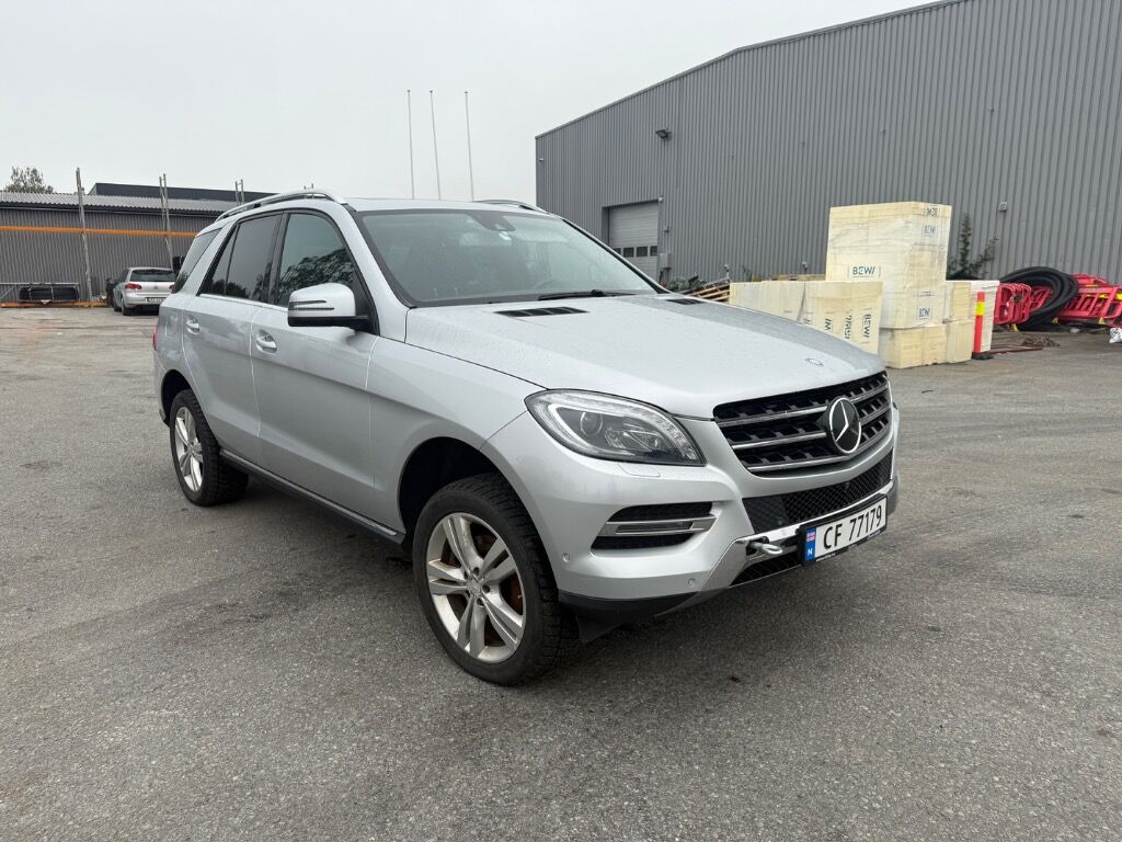 MERCEDES-BENZ ML 250 BLUETEC 4MATIC(Rep objekt) - Легковой автомобиль: фото 3 MERCEDES-BENZ ML 250 BLUETEC 4MATIC(Rep objekt) - Легковой автомобиль: фото 3