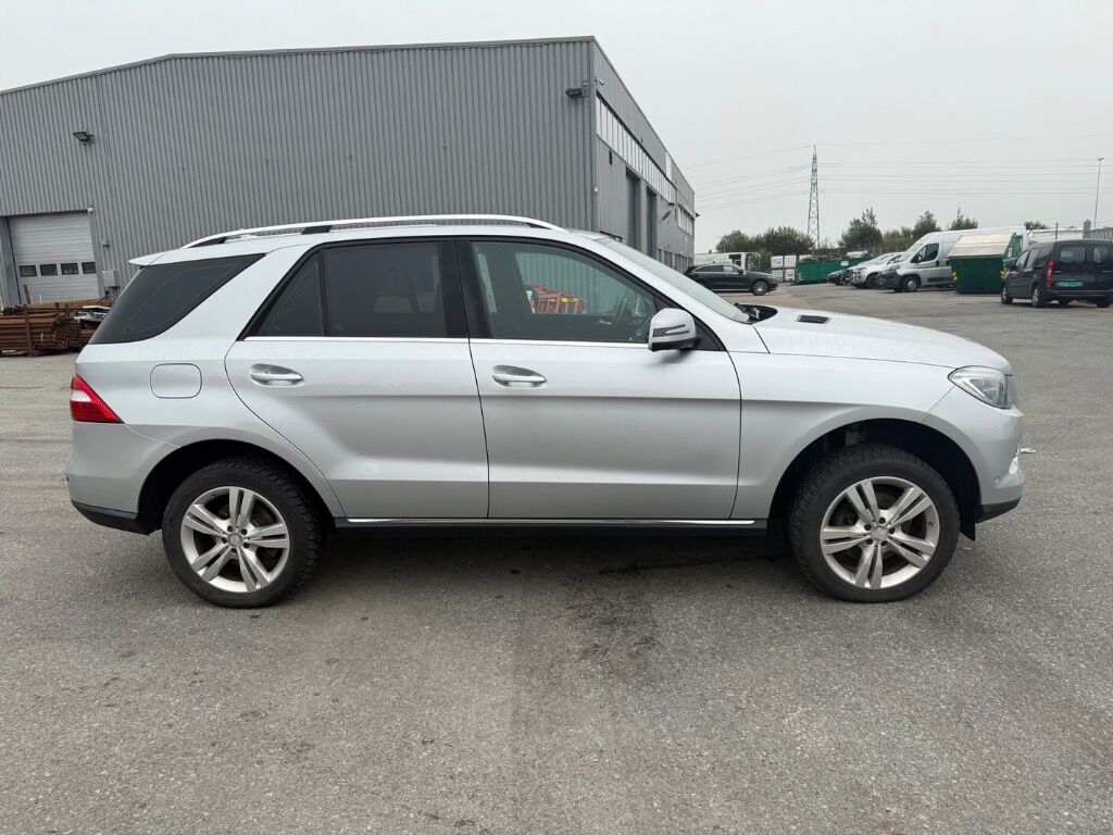 MERCEDES-BENZ ML 250 BLUETEC 4MATIC(Rep objekt) - Легковой автомобиль: фото 4 MERCEDES-BENZ ML 250 BLUETEC 4MATIC(Rep objekt) - Легковой автомобиль: фото 4