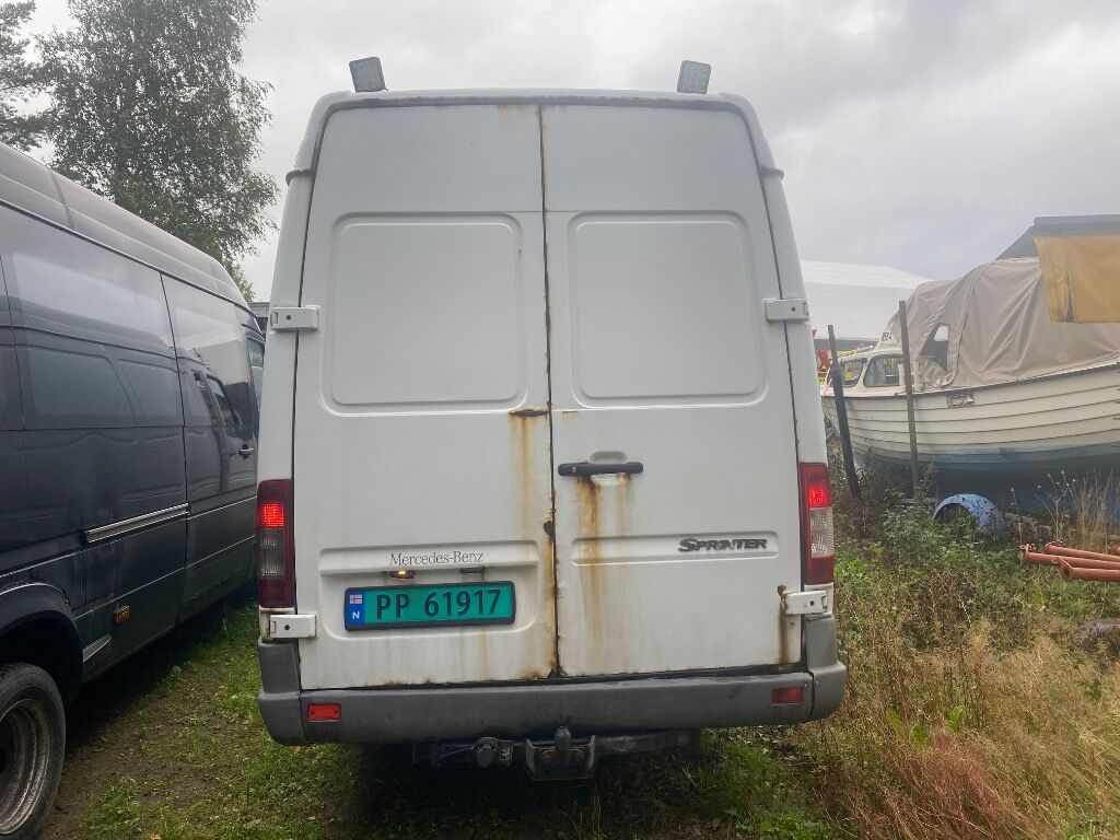 Mercedes-Benz Sprinter CDI – 2004 – Rep.objekt - Легковой автомобиль: фото 4 Mercedes-Benz Sprinter CDI – 2004 – Rep.objekt - Легковой автомобиль: фото 4
