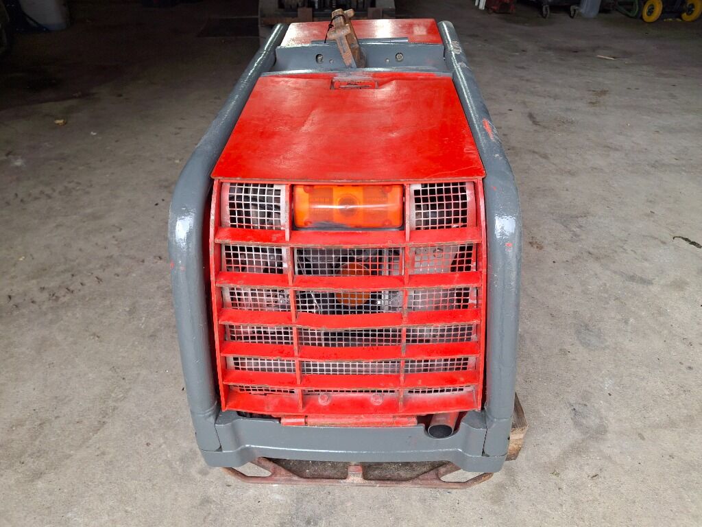 Pladevibrator Wacker Neuson DPU80 - Виброплита: фото 1 Pladevibrator Wacker Neuson DPU80 - Виброплита: фото 1