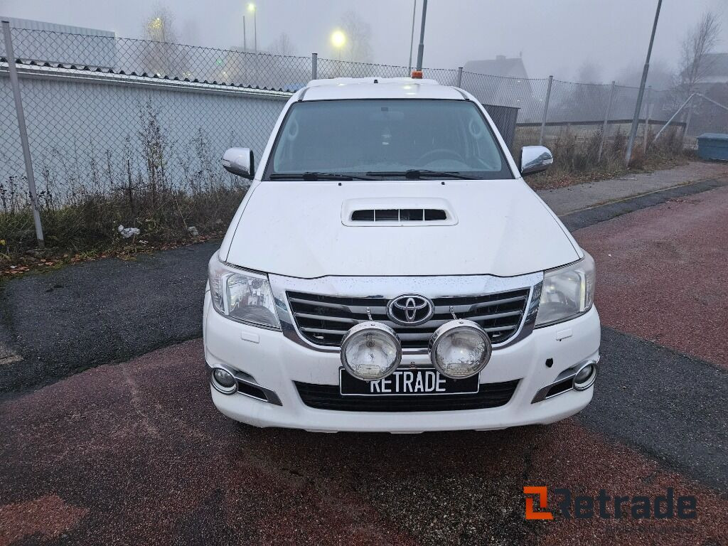 Toyota Hilux 3.0 Dubbelhytt 4wd - Легковой автомобиль: фото 3 Toyota Hilux 3.0 Dubbelhytt 4wd - Легковой автомобиль: фото 3