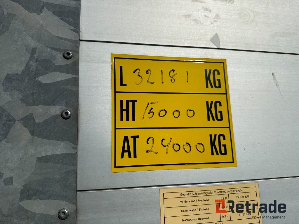 Trailer Schmitz SCBS3T - Полуприцеп бортовой/ Платформа: фото 4 Trailer Schmitz SCBS3T - Полуприцеп бортовой/ Платформа: фото 4