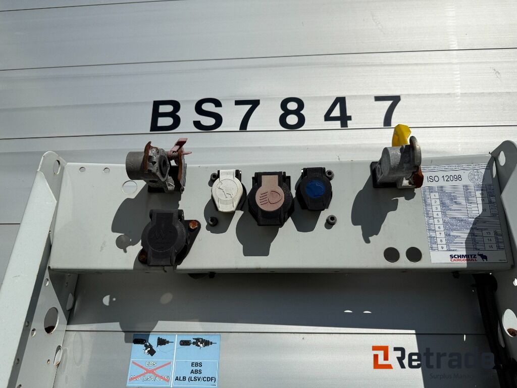 Trailer Schmitz SCBS3T - Полуприцеп бортовой/ Платформа: фото 5 Trailer Schmitz SCBS3T - Полуприцеп бортовой/ Платформа: фото 5