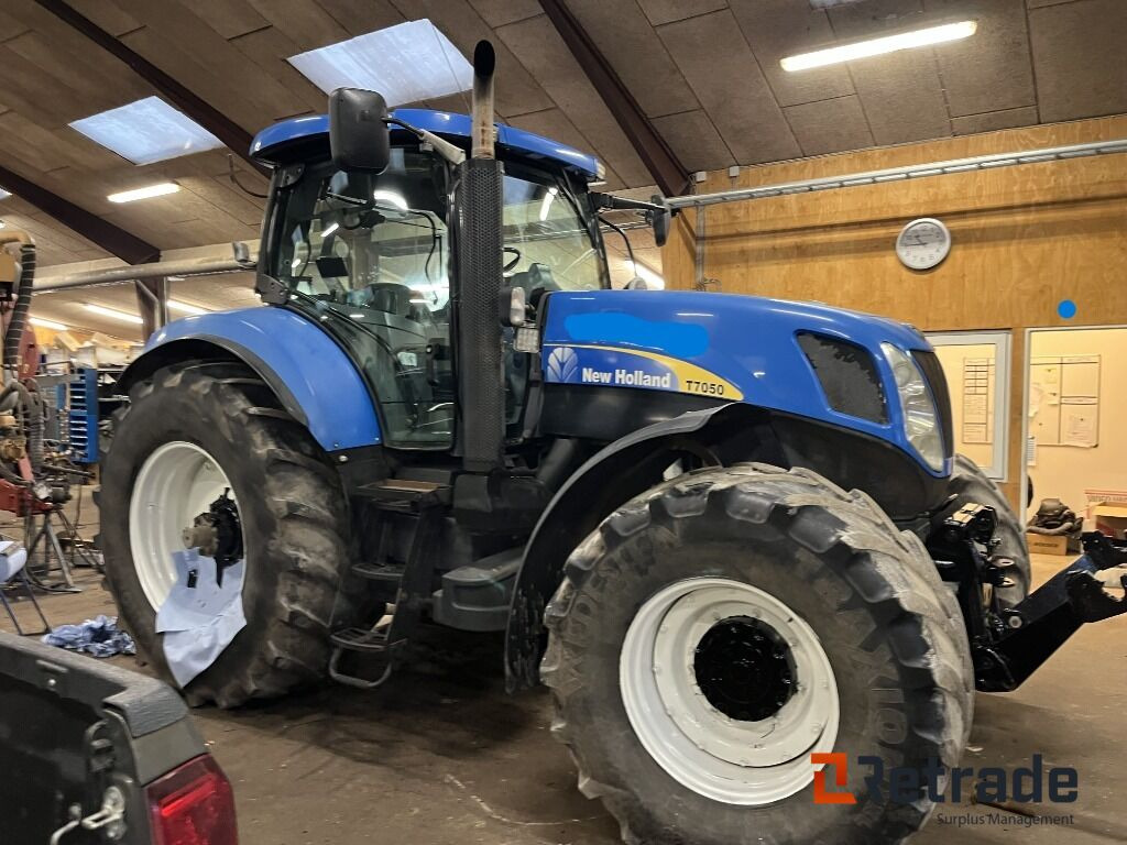 Traktor NEW HOLLAND T7050 - Трактор: фото 2 Traktor NEW HOLLAND T7050 - Трактор: фото 2