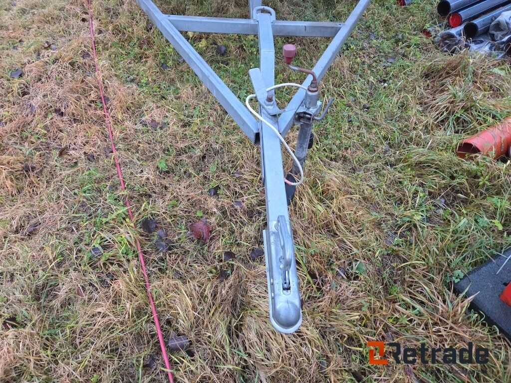 Vägskyddsutrustning Avstängningsvagn Med Varningsljus - Строительное оборудование: фото 5 Vägskyddsutrustning Avstängningsvagn Med Varningsljus - Строительное оборудование: фото 5