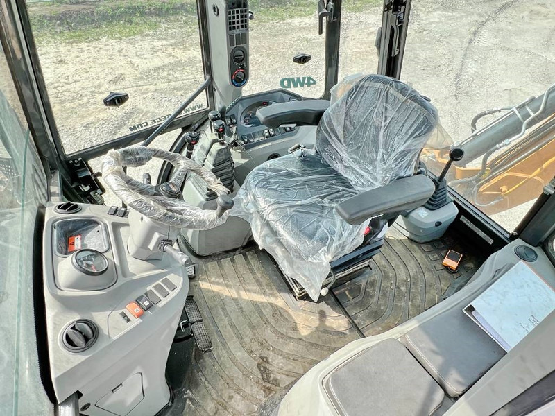 Case 851FX Plus 4WD - New / Unused / Telescopic - Экскаватор-погрузчик: фото 5 Case 851FX Plus 4WD - New / Unused / Telescopic - Экскаватор-погрузчик: фото 5