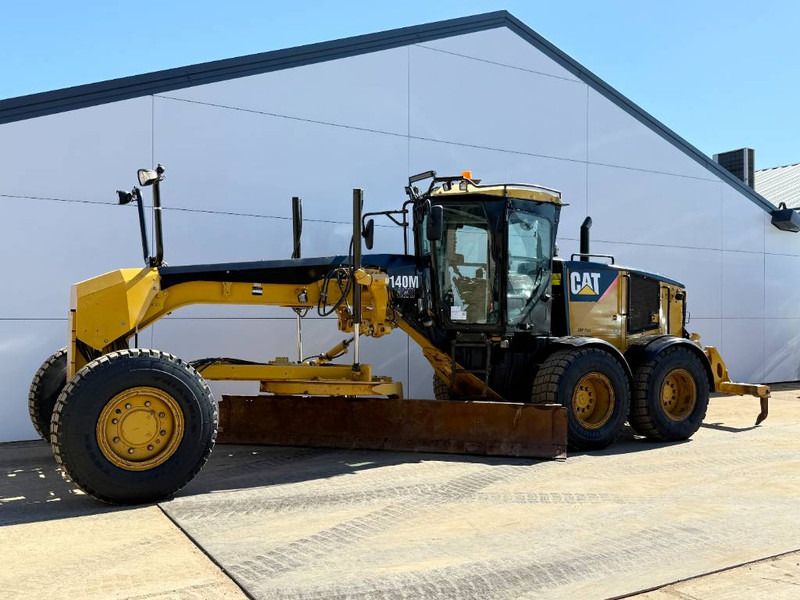 Cat 140M AWD - Joystick Control / 3 Tine Ripper - Грейдер: фото 1 Cat 140M AWD - Joystick Control / 3 Tine Ripper - Грейдер: фото 1