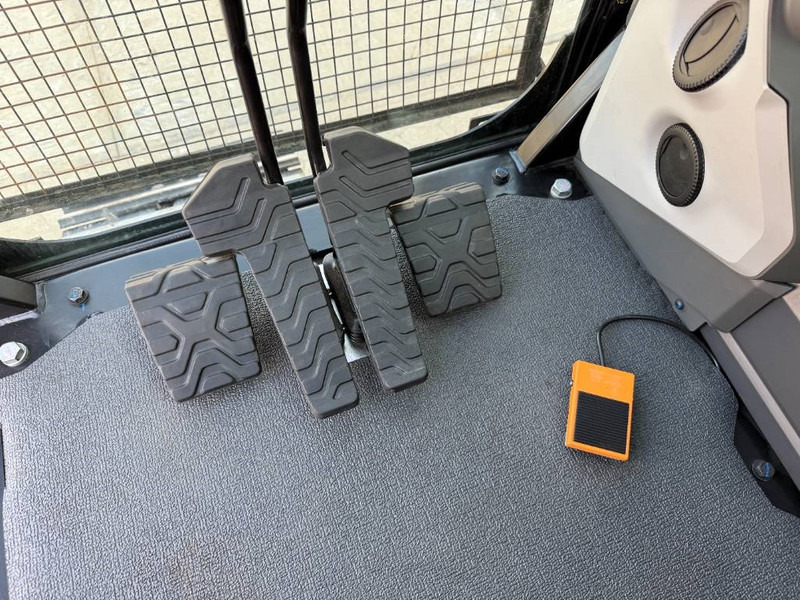 Гусеничный экскаватор Cat 320D3GC 2025 Model - New / Unused / Hammer Lines: фото 10