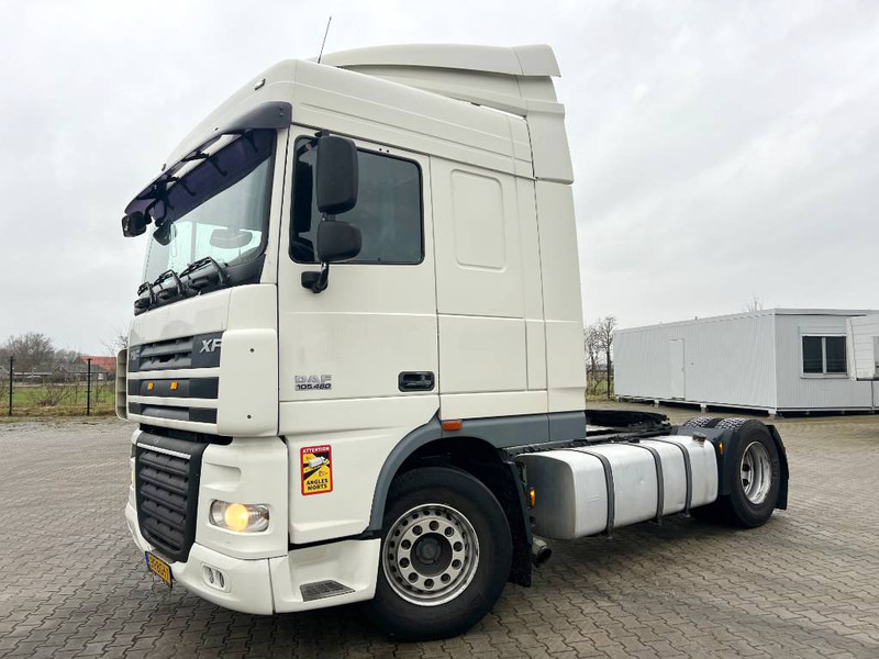 DAF XF 105.460 Automatic Gearbox / Euro 5 - Тягач: фото 1 DAF XF 105.460 Automatic Gearbox / Euro 5 - Тягач: фото 1