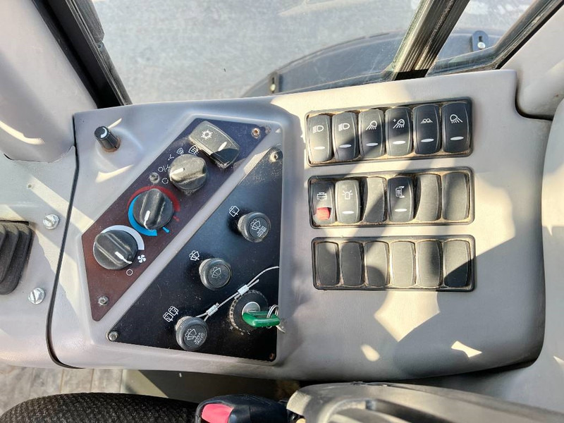 Грейдер Volvo G946B 6x6 AWD - EPA Certified: фото 10 Грейдер Volvo G946B 6x6 AWD - EPA Certified: фото 10