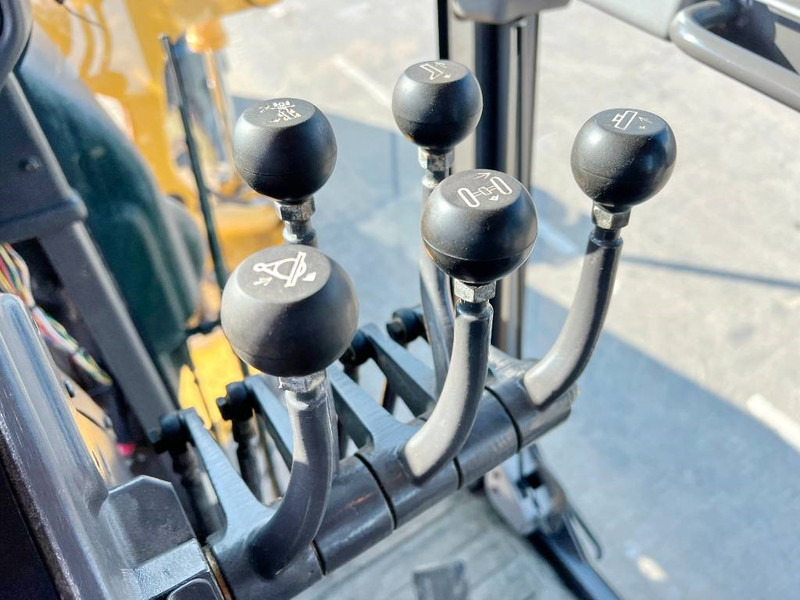 Грейдер Volvo G946B 6x6 AWD - EPA Certified: фото 9 Грейдер Volvo G946B 6x6 AWD - EPA Certified: фото 9