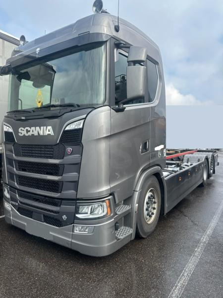 Scania S 590 - Грузовик-контейнеровоз/ Сменный кузов: фото 2 Scania S 590 - Грузовик-контейнеровоз/ Сменный кузов: фото 2