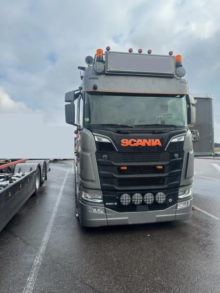 Scania S 590 - Грузовик-контейнеровоз/ Сменный кузов: фото 1 Scania S 590 - Грузовик-контейнеровоз/ Сменный кузов: фото 1