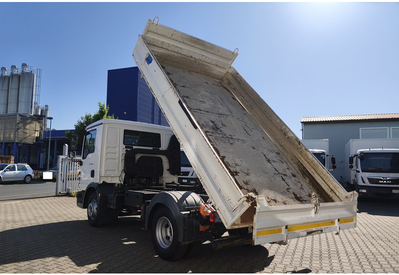 Самосвал MAN TGL 8.180: фото 11 Самосвал MAN TGL 8.180: фото 11