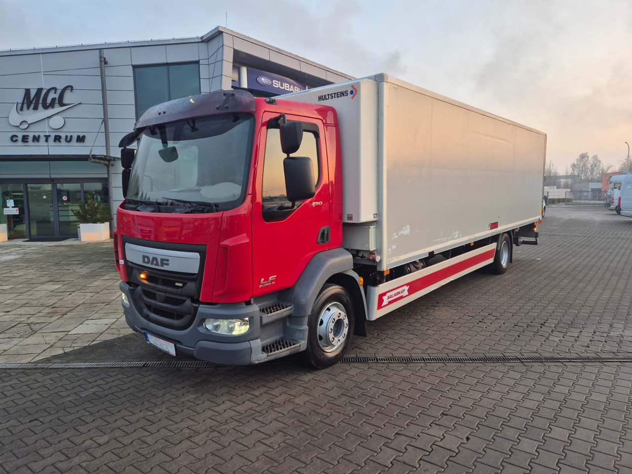 DAF LF 250 LF250I / 1 Owner / Hulsteins / Super Condition - Рефрижератор: фото 1 DAF LF 250 LF250I / 1 Owner / Hulsteins / Super Condition - Рефрижератор: фото 1