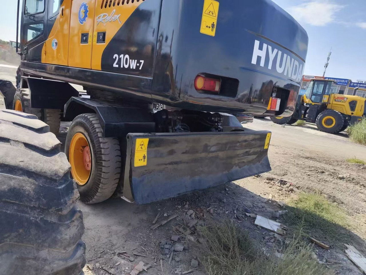Hyundai R210-7 / Cummins / 1800MTH / Like NEW/20,5Tons/Sp R210-7 / Cummins / 1800MTH / Like NEW/20,5Tons/Special Ofert - Колёсный экскаватор: фото 5 Hyundai R210-7 / Cummins / 1800MTH / Like NEW/20,5Tons/Sp R210-7 / Cummins / 1800MTH / Like NEW/20,5Tons/Special Ofert - Колёсный экскаватор: фото 5