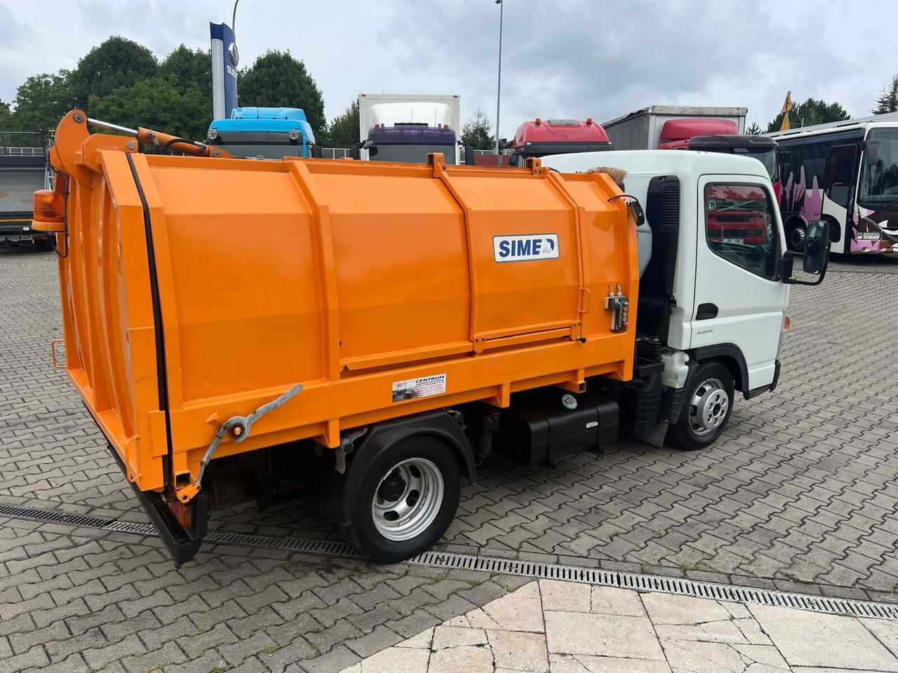 Mitsubishi Canter Fuso 3S13 AMT / Presscontainer / LOW KM / Super Condition - Мусоровоз: фото 4 Mitsubishi Canter Fuso 3S13 AMT / Presscontainer / LOW KM / Super Condition - Мусоровоз: фото 4