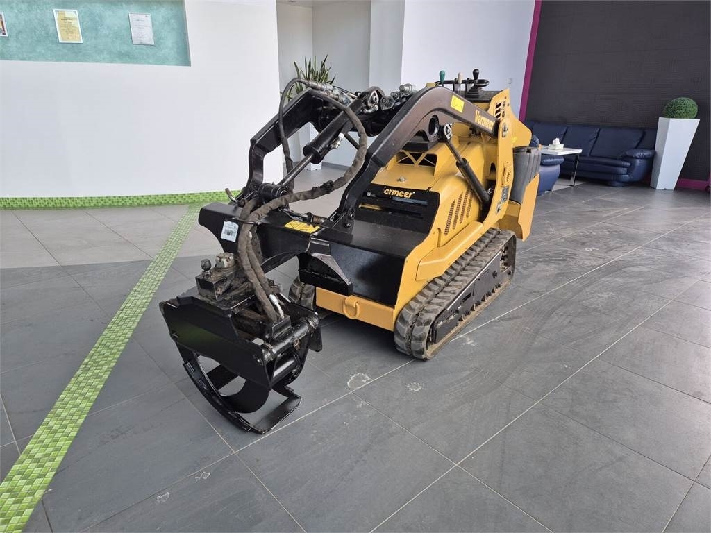 Vermeer S725TX MINI SKID STEER / 5 ATTACHMENTS / FROM DEAL - Гусеничный погрузчик: фото 4 Vermeer S725TX MINI SKID STEER / 5 ATTACHMENTS / FROM DEAL - Гусеничный погрузчик: фото 4