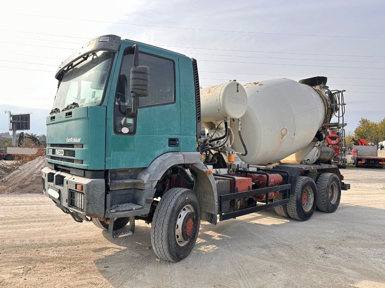 Iveco Eurotrakker 260E35W 6x6 mixer - 7m3 - Автобетоносмеситель: фото 1 Iveco Eurotrakker 260E35W 6x6 mixer - 7m3 - Автобетоносмеситель: фото 1