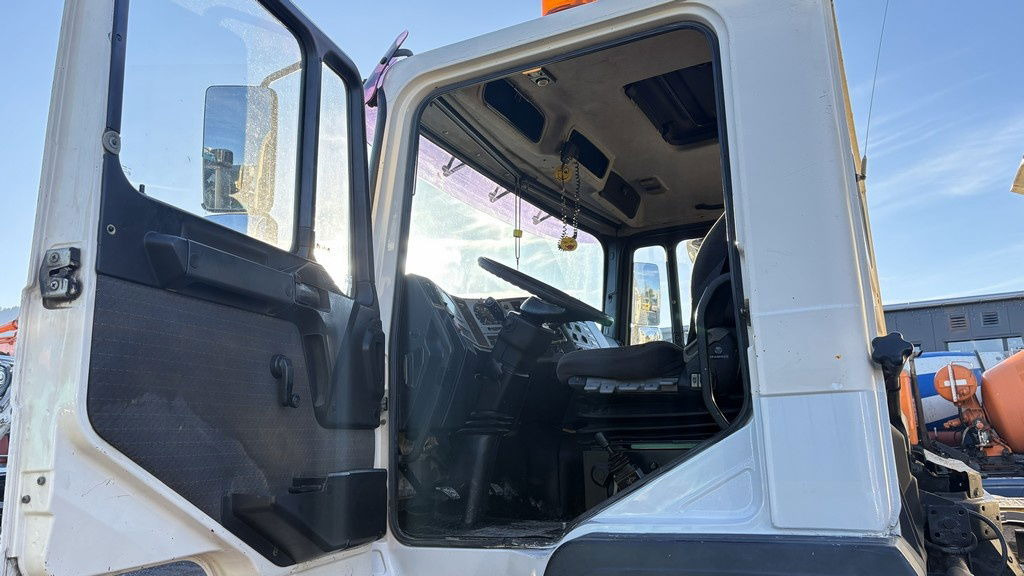 Самосвал MAN 27.403 - 6x4 - 3 sided tipper - perfect: фото 15