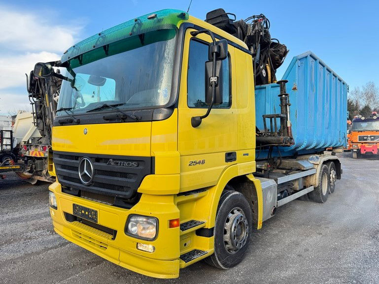 Mercedes-Benz Actros 2546 6x2 abroll tipper - crane LIV - scissors - retarder - lifting axle - Грузовик-контейнеровоз/ Сменный кузов: фото 1 Mercedes-Benz Actros 2546 6x2 abroll tipper - crane LIV - scissors - retarder - lifting axle - Грузовик-контейнеровоз/ Сменный кузов: фото 1
