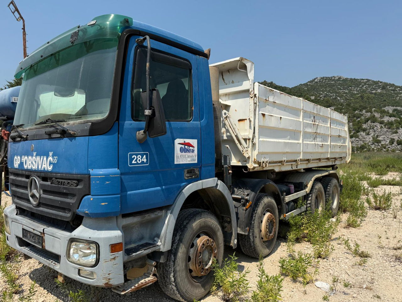 Mercedes-Benz Actros 3241 8x4 3 sided tipper - full spring - Самосвал: фото 2 Mercedes-Benz Actros 3241 8x4 3 sided tipper - full spring - Самосвал: фото 2