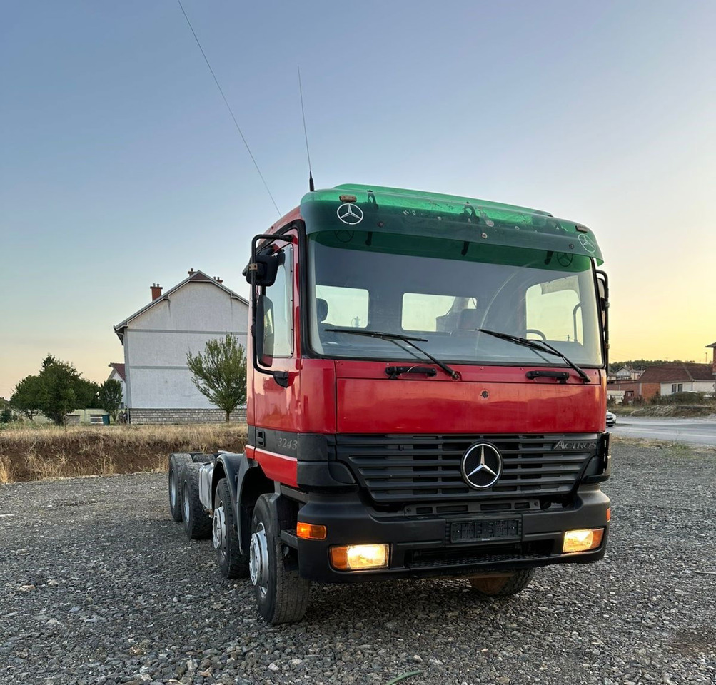 Mercedes-Benz Actros 3243 8x4 chassis - retarder - Грузовик-шасси: фото 3 Mercedes-Benz Actros 3243 8x4 chassis - retarder - Грузовик-шасси: фото 3