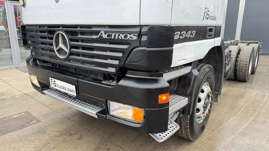 Mercedes-Benz Actros 3331 B 6x4 chassis - big axle - Грузовик-шасси: фото 2 Mercedes-Benz Actros 3331 B 6x4 chassis - big axle - Грузовик-шасси: фото 2
