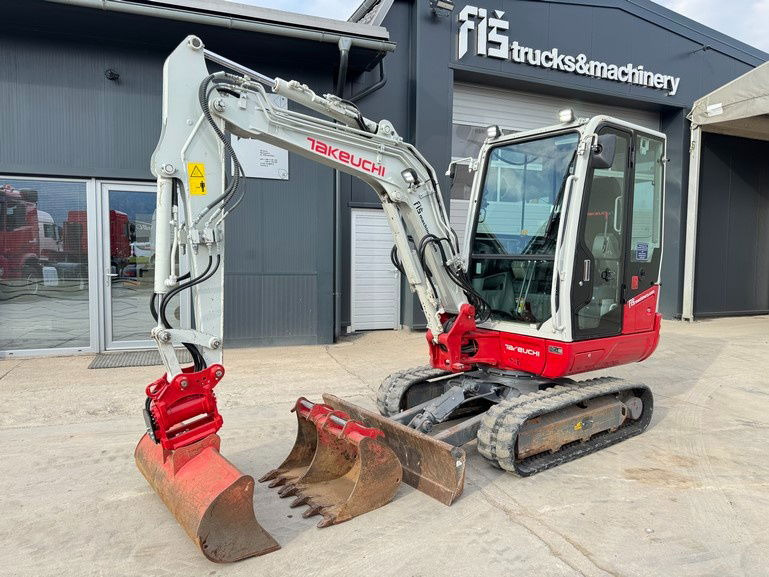 Takeuchi TB230 - Powertilt - 3X Buckets - 2021 Year - TOP - Мини-экскаватор: фото 1 Takeuchi TB230 - Powertilt - 3X Buckets - 2021 Year - TOP - Мини-экскаватор: фото 1