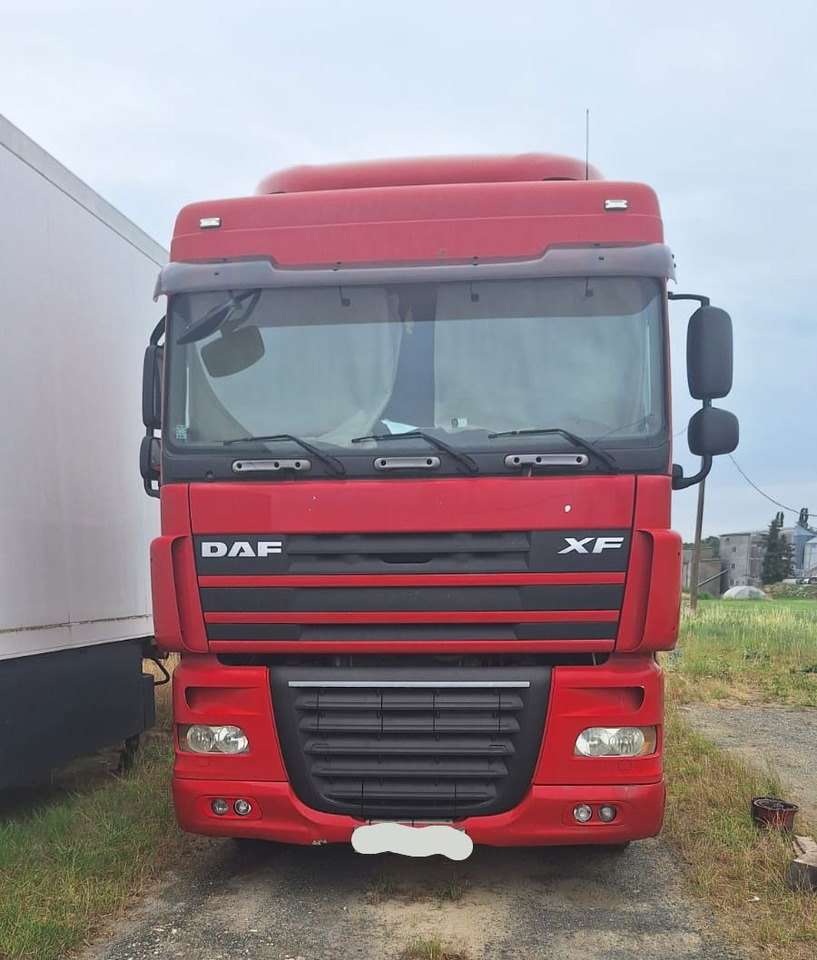 DAF XF 105.460 4x2 tractor unit - tipp. hydr. - Тягач: фото 2 DAF XF 105.460 4x2 tractor unit - tipp. hydr. - Тягач: фото 2