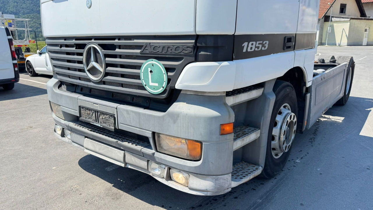 Mercedes-Benz Actros 1853 LS 4x2 tractor unit - retarder - tipp. hydraulics - Тягач: фото 2 Mercedes-Benz Actros 1853 LS 4x2 tractor unit - retarder - tipp. hydraulics - Тягач: фото 2