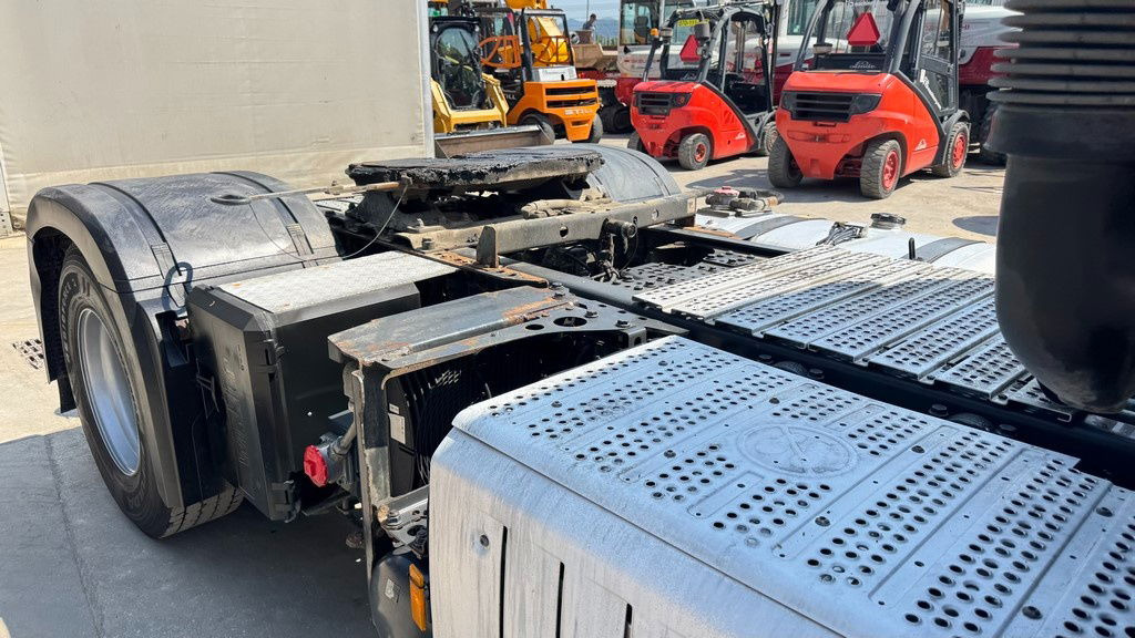 Mercedes-Benz Arocs 1845 HAD 4X4 tractor unit - tipp. hydr. - retarder - Тягач: фото 4 Mercedes-Benz Arocs 1845 HAD 4X4 tractor unit - tipp. hydr. - retarder - Тягач: фото 4