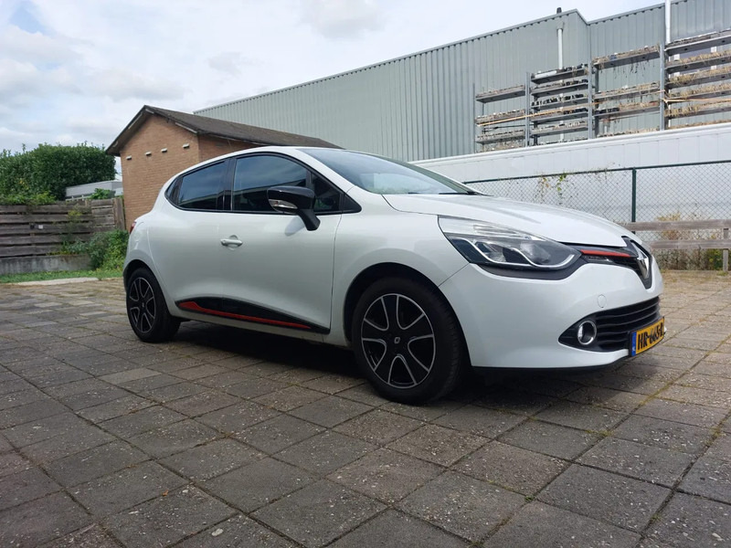 Renault Clio Clio 0.9 TCE - Хэтчбек: фото 2 Renault Clio Clio 0.9 TCE - Хэтчбек: фото 2