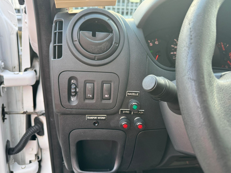 Лёгкий коммерческий автомобиль Renault Master 2.3 DCI  320 hours: фото 15
