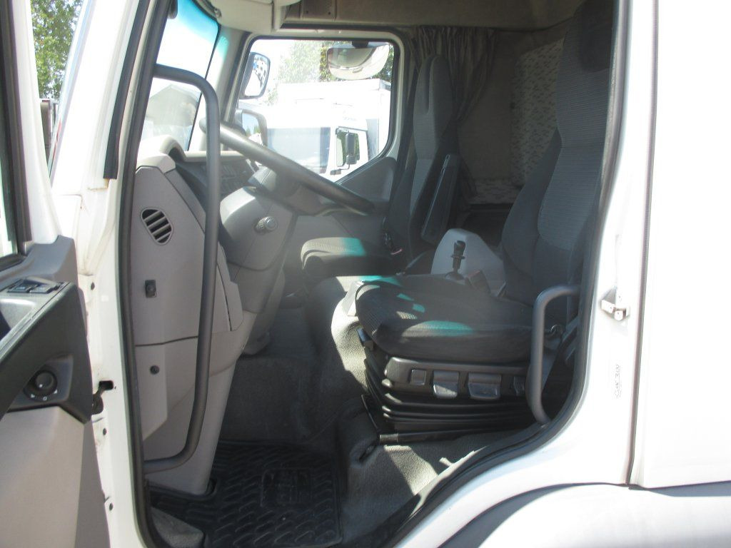 DAF LF 260 - Тентованный грузовик: фото 5 DAF LF 260 - Тентованный грузовик: фото 5