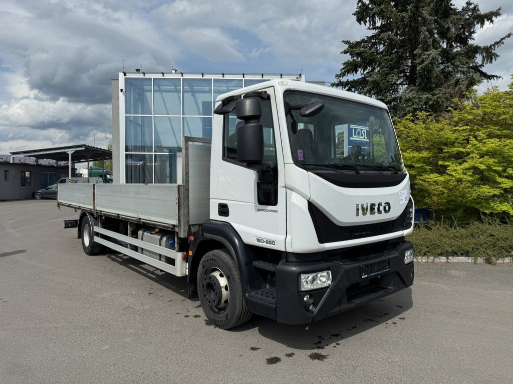Iveco 150E25 EURO 6 - Грузовик бортовой/ Платформа: фото 2 Iveco 150E25 EURO 6 - Грузовик бортовой/ Платформа: фото 2