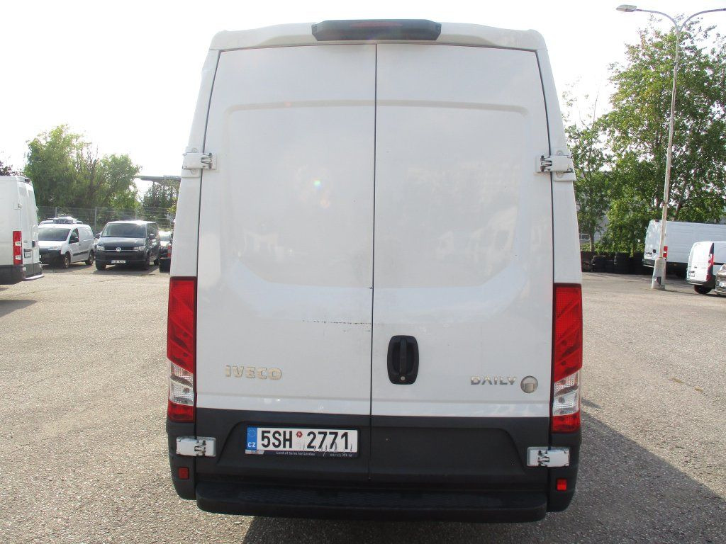Iveco 35S16 - Цельнометаллический фургон: фото 5 Iveco 35S16 - Цельнометаллический фургон: фото 5